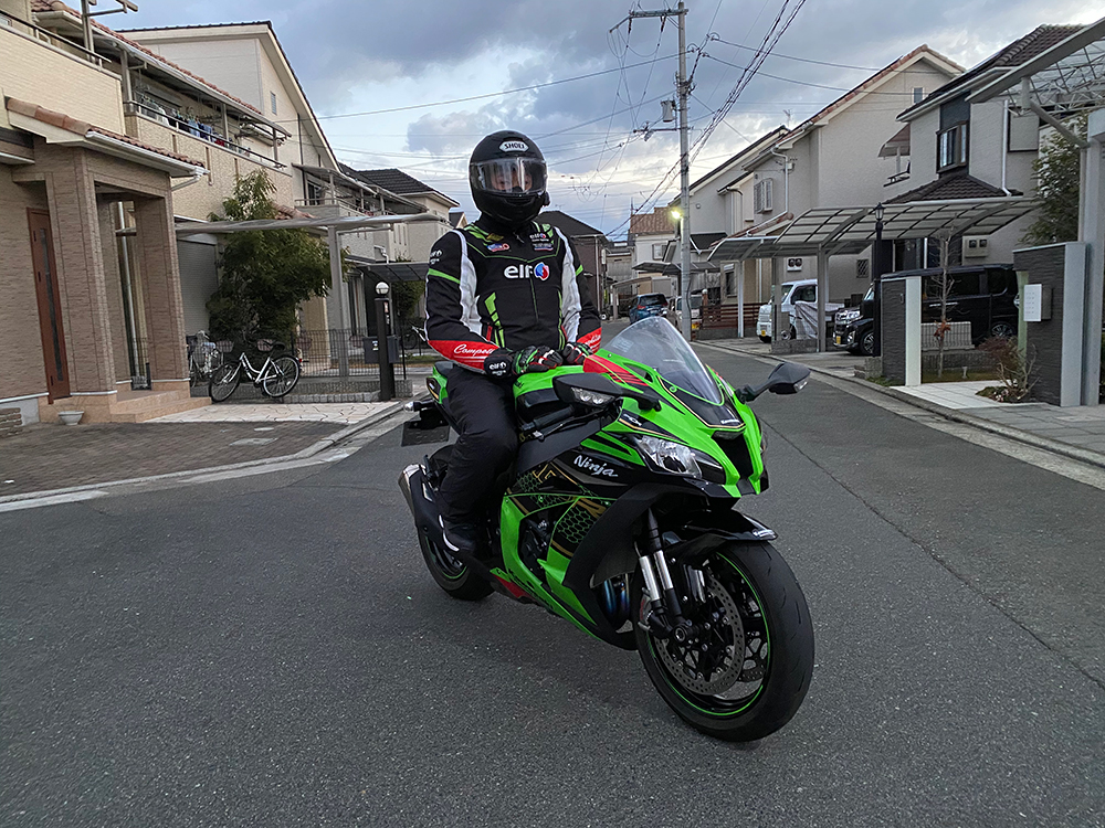 革ツナギ（レーシングスーツ）にグローブにブーツ選び、その他備品選び