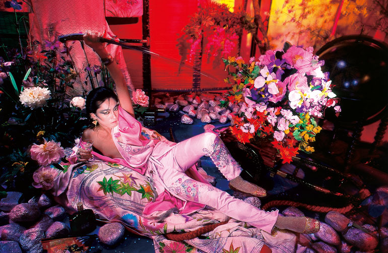 凄すぎた「ジュリー」衣装とプロ根性！ パラシュートを背負って歌った