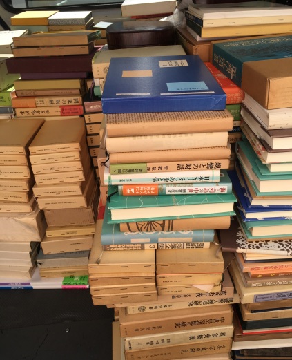 定本親鸞聖人全集や真宗史の研究など仏教書を出張・購入させて頂きまし