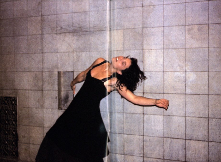 chicken skin photographs / 写真：清野賀子 デザイン：石崎健太郎