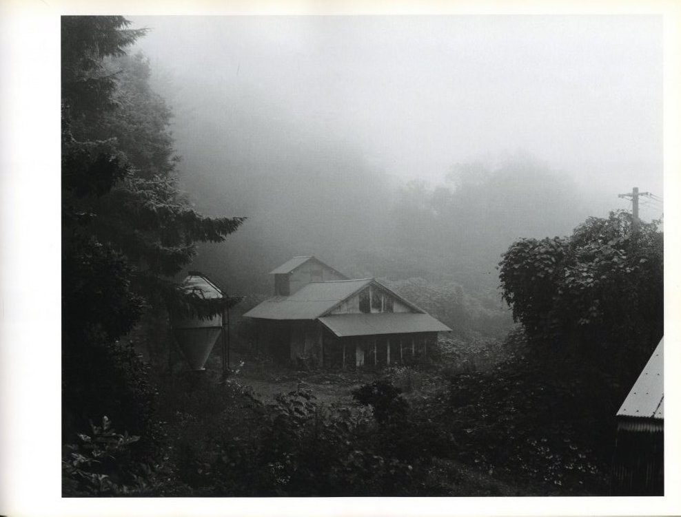 大きな石とオオカミ -通常版- / 写真：村越としや | 小宮山書店