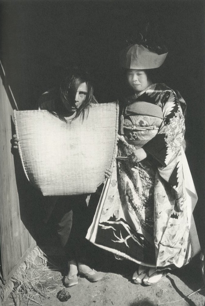 鎌鼬 完全復刻版（海外版） / 写真：細江英公 舞踏：土方巽 序文：瀧口