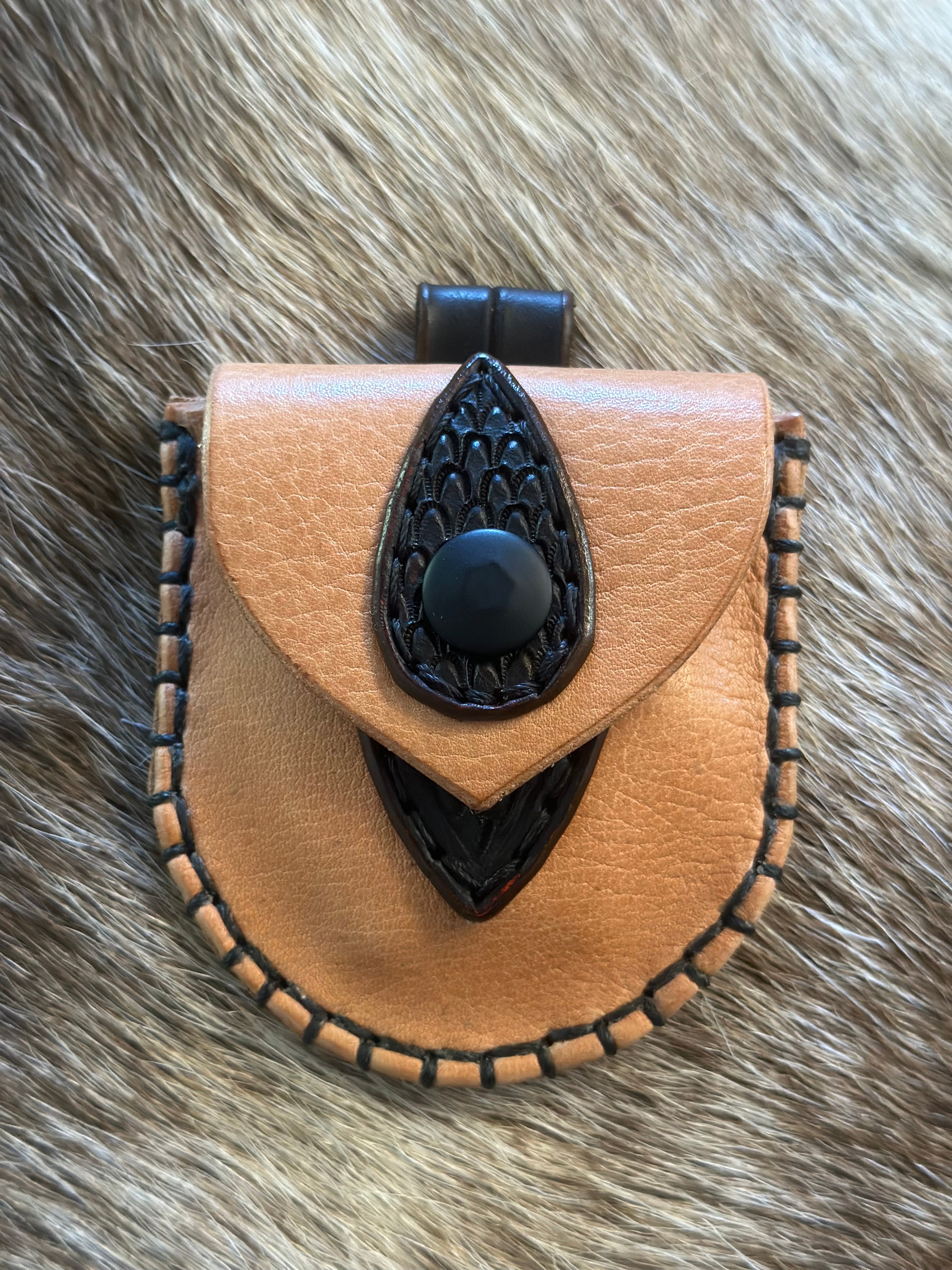 Limited Edition Variant Nipper Neck Pouch – Boreal Row
