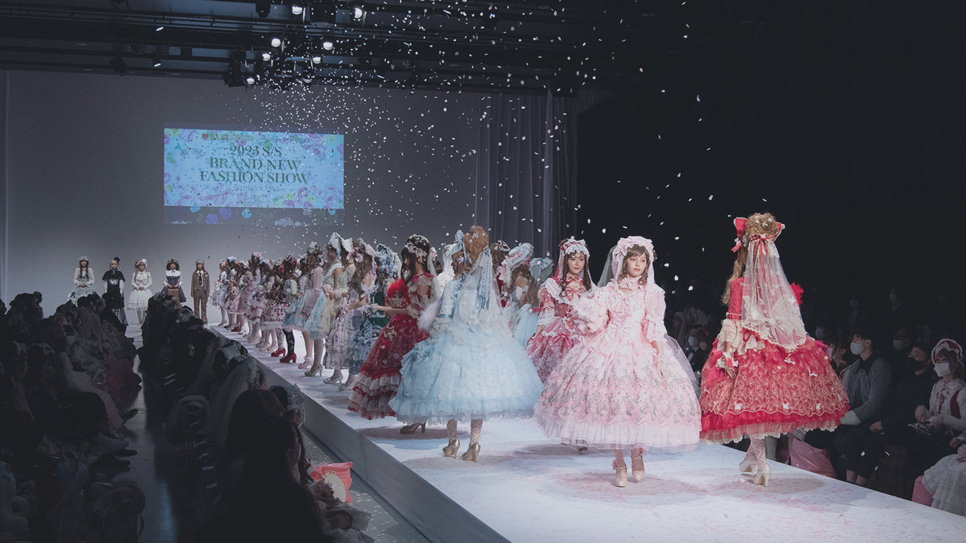 BABY,THE STARS SHINE BRIGHT/ALICE and the PIRATESBRAND-NEW