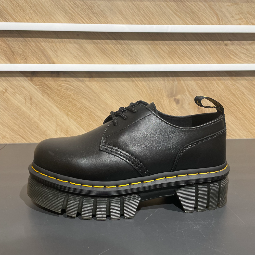 Dr.Martens - BILLBOARD PLACE 新潟ファッションビル万代ビルボード