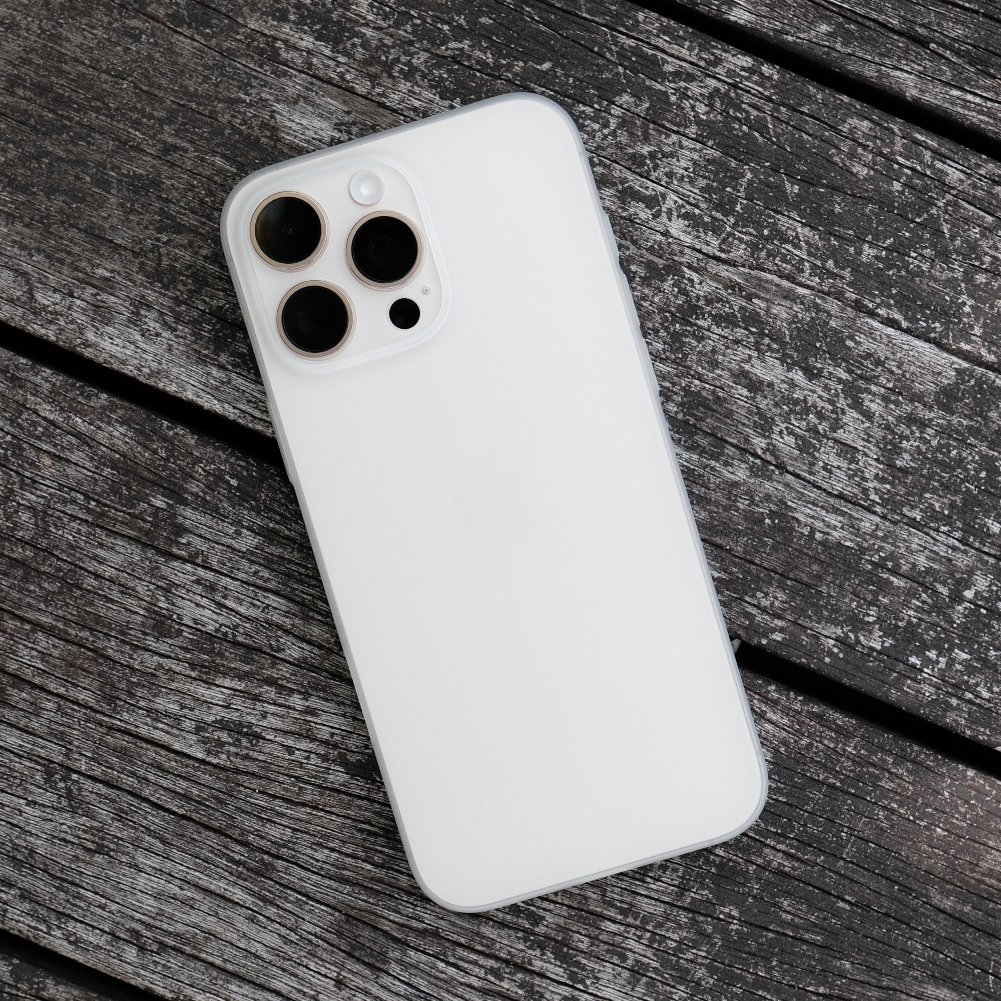 Bare Naked Case - iPhone 16 Pro Max 用の最薄ケース