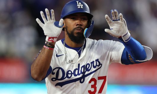 ドジャース、テオスカー・ヘルナンデスが逆転3点本塁打！特大のバック