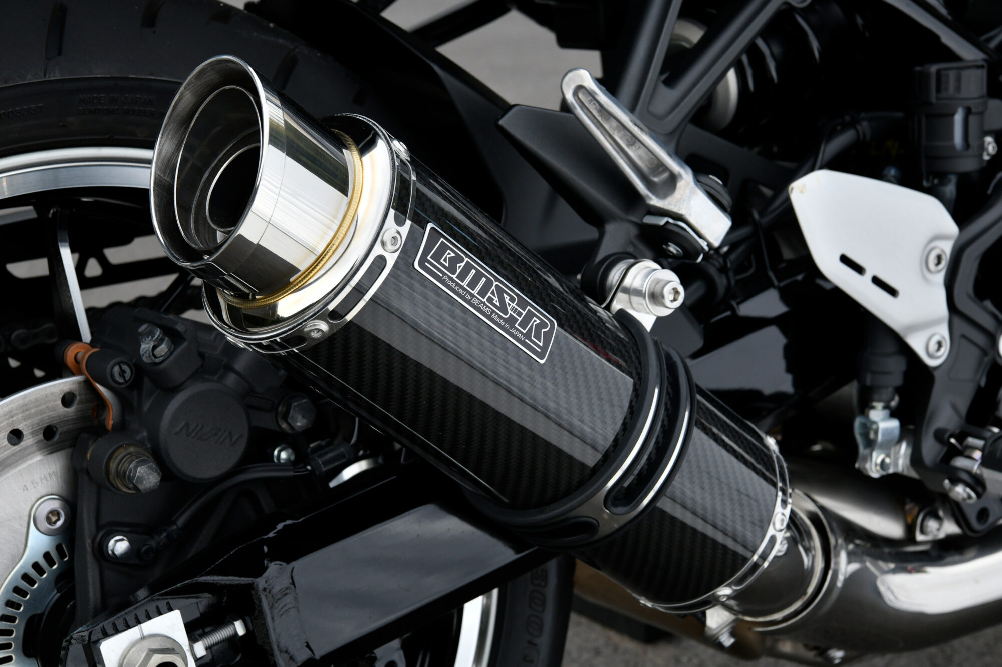 R-EVO2 カーボン スリップオン：Z900RS：政府認証 ｜ BEAMS