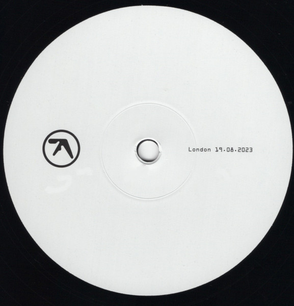 BEATINK.COM / APHEX TWIN 音楽史に残るアンビエントの大名盤