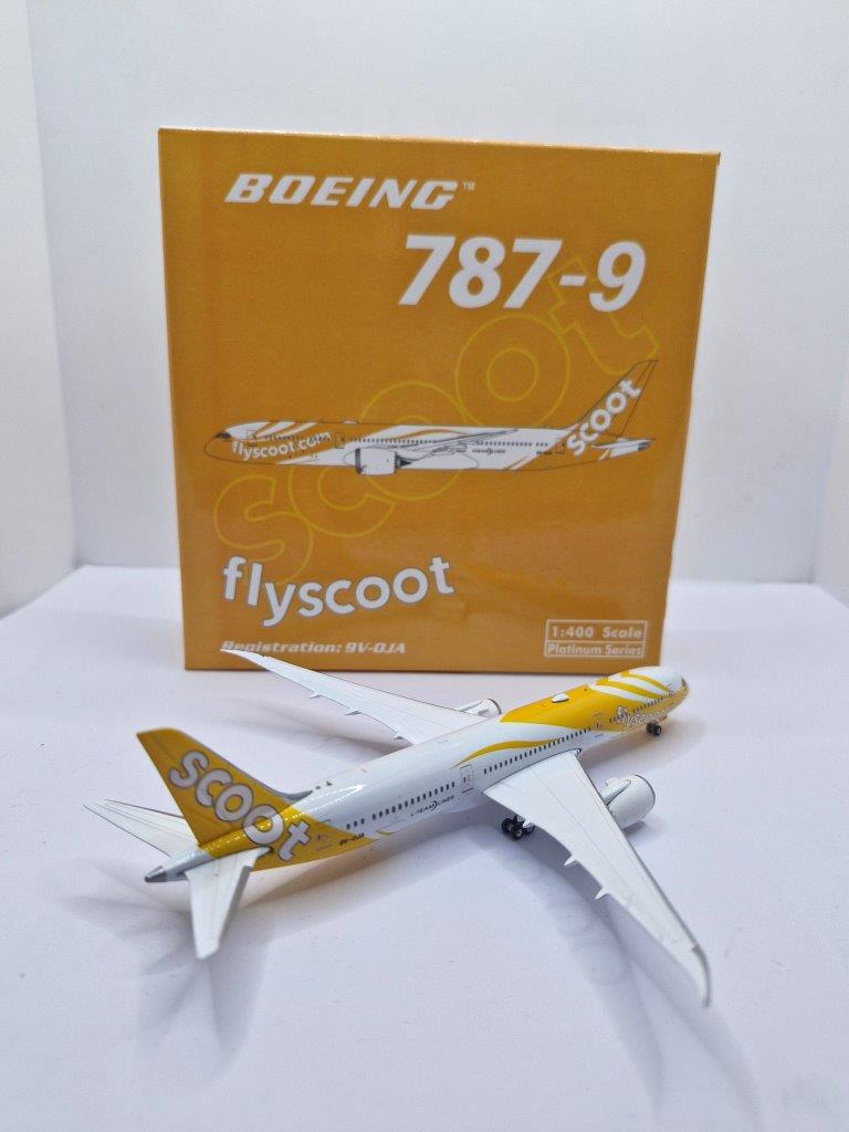 Phoenix 1:400 Scoot 9V-OJA Boeing 787-9 - Bedfordshire Diecast