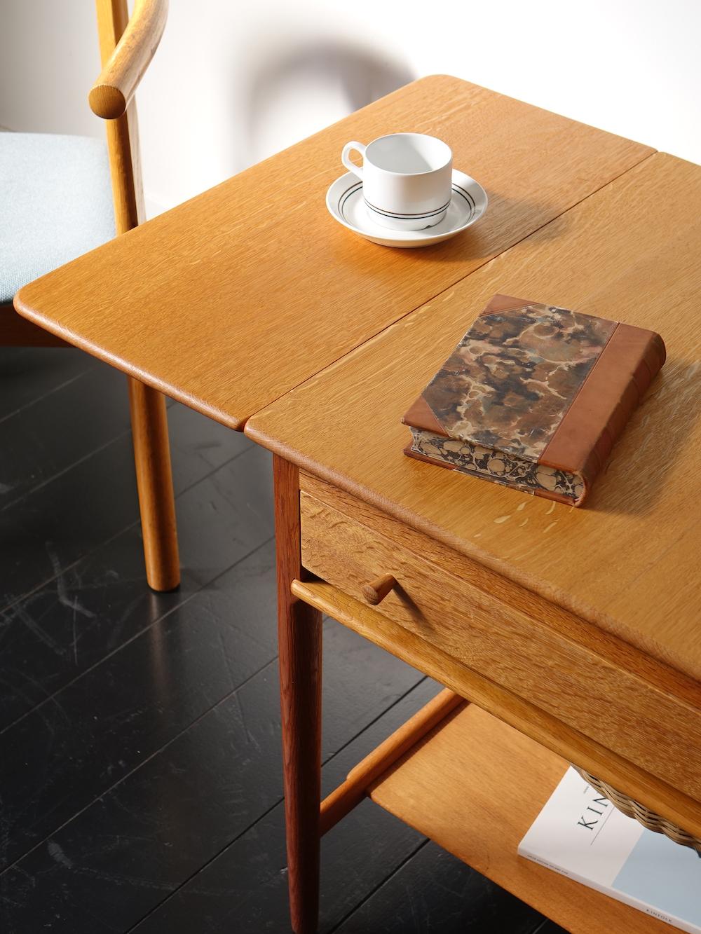 Bellbet | Sewing table AT33 by Hans J.Wegner for Andreas Tuck in Oak