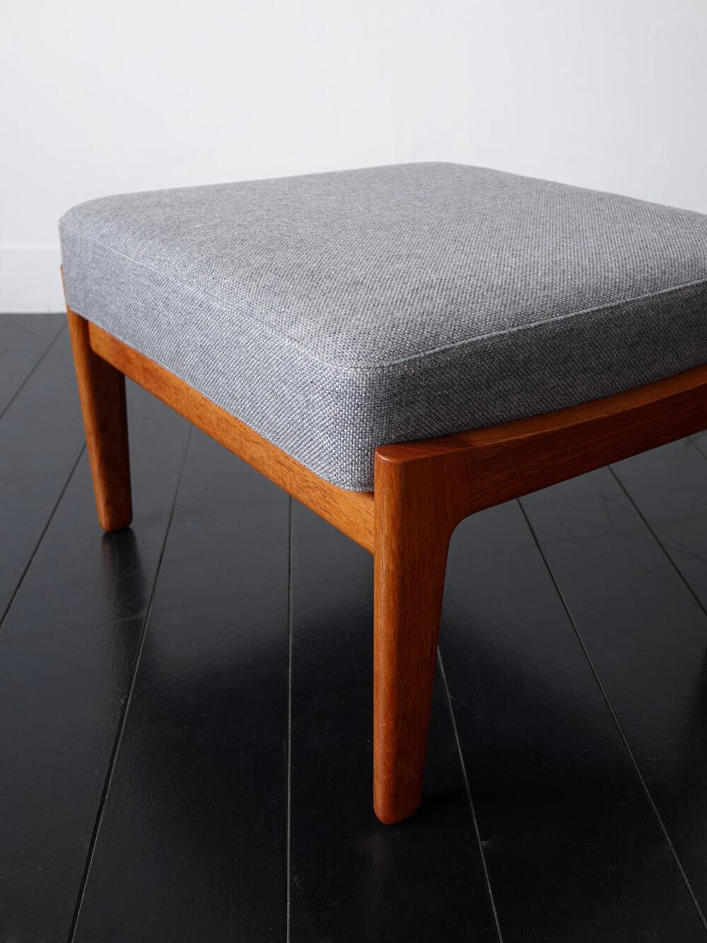 Bellbet | Sofa GE2903 with Ottoman GE290S by Hans J. Wegner for