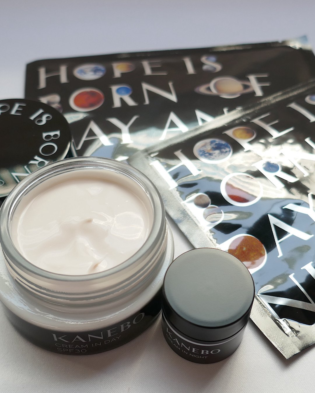 KANEBO×クリスマスコフレ2025】予約日＆発売日は？｜秋の新作クリーム