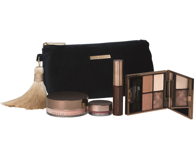 クリスマスコフレ2017】ルナソルは今年も即完売必至のパーティコフレ