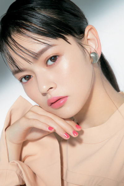 ついに新色が登場！ 伝説の美唇リップで、女らしさも流行感も手に