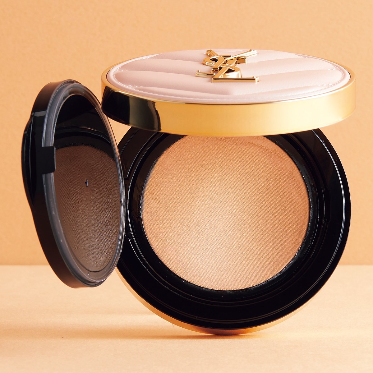 おさえるべき、イヴ・サンローランの「クッションファンデーション