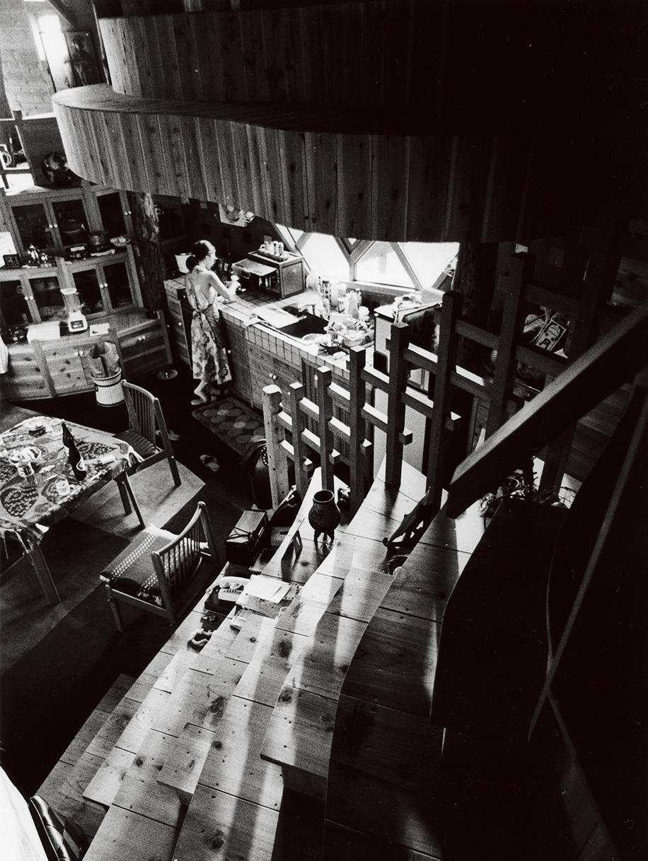 LIXIL ビジネス情報 | 穴が開くほど見る── 建築写真から読み解く