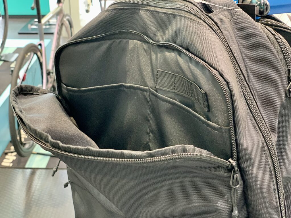 横浜】NEW！ ビアンキから通勤・通学に適したバックパックが登場