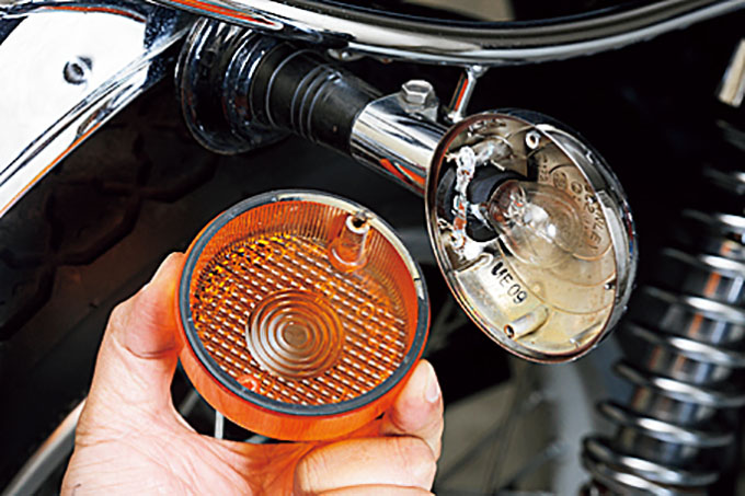 ヤマハ SR400の灯火類の交換 メンテナンス バイクブロス・マガジンズ