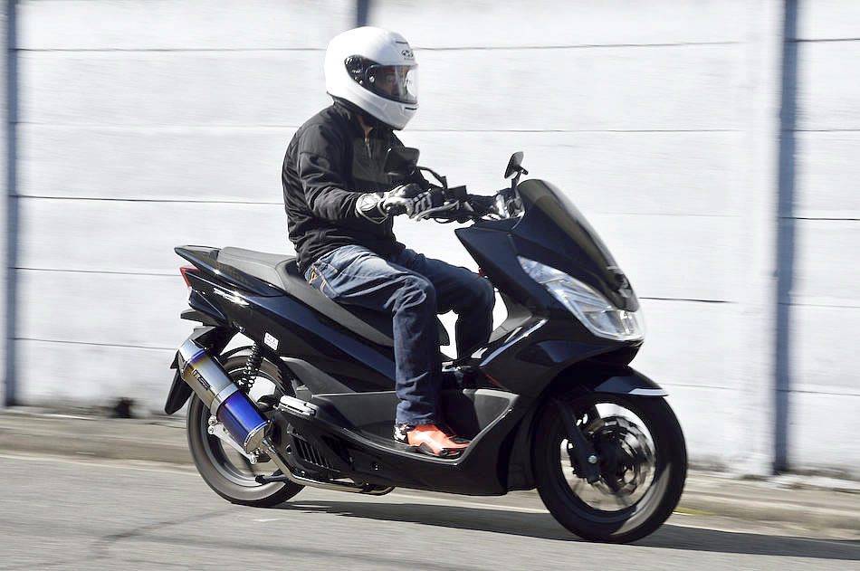 PCXのポテンシャルを呼び覚ます『VR SPEC オーバルチタンマフラー