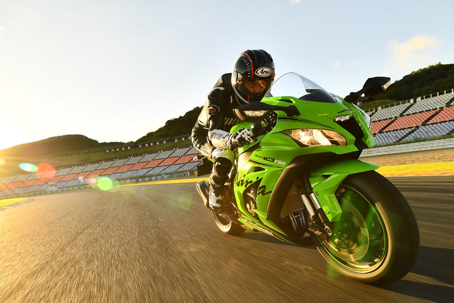 Historic Bikes／KAWASAKI Ninja ZX-10RR】カワサキに惚れた！ 最強