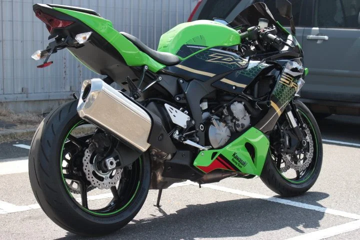 カワサキ ZX-6R ABS ETC、トリックスター製フレームスライダー
