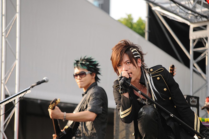 BUCK-TICK 主催イベントで“パレードは死んでも終わらない” | Daily