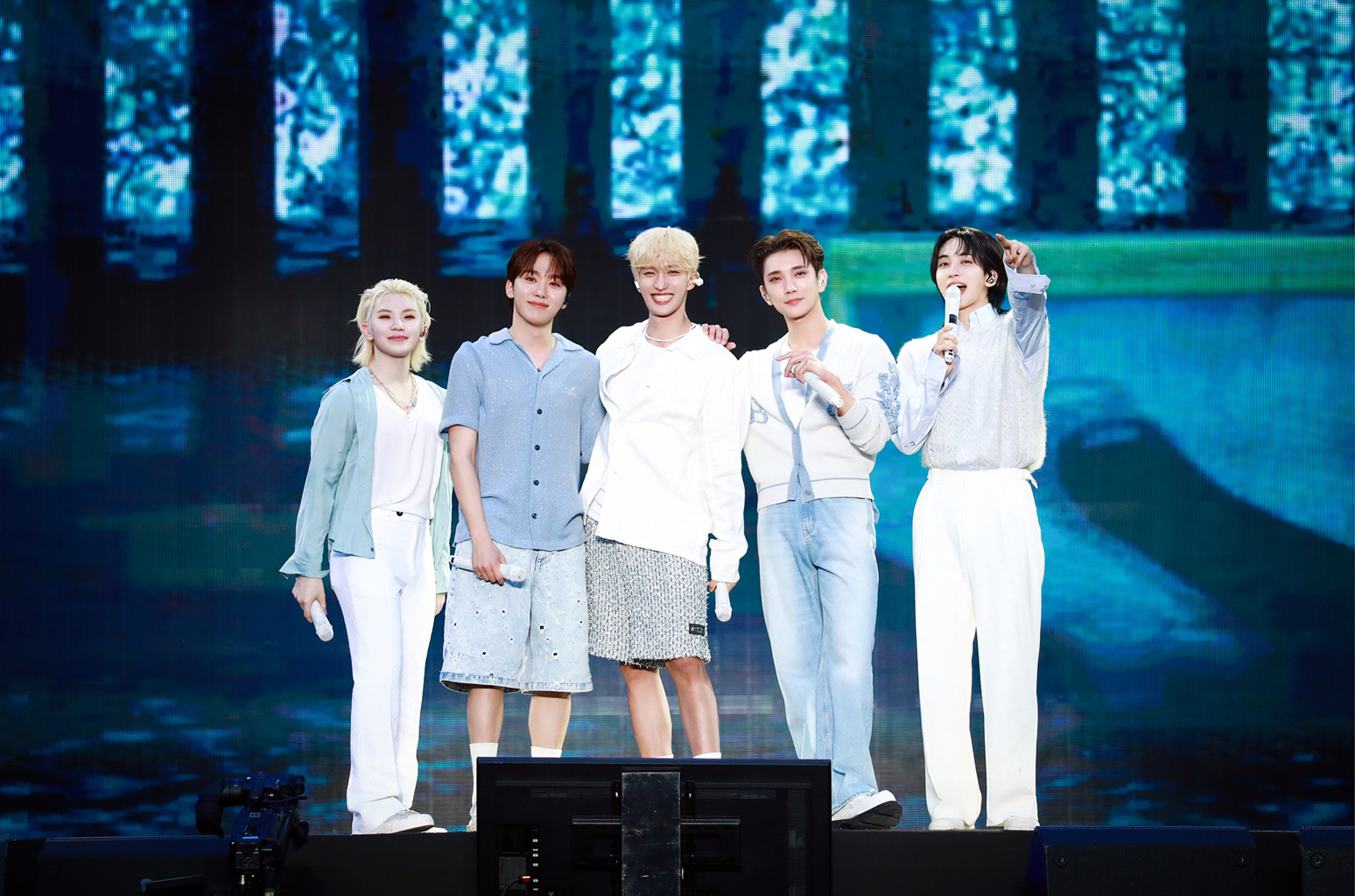 SEVENTEEN's 'FOLLOW' AGAIN to Seoul Tour: Photos