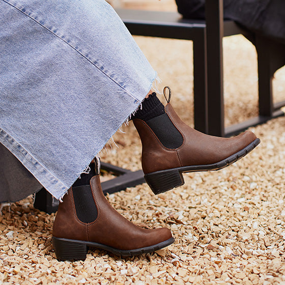 Walnut Brown Premium Leather Chelsea Boots, Women's Classics 550