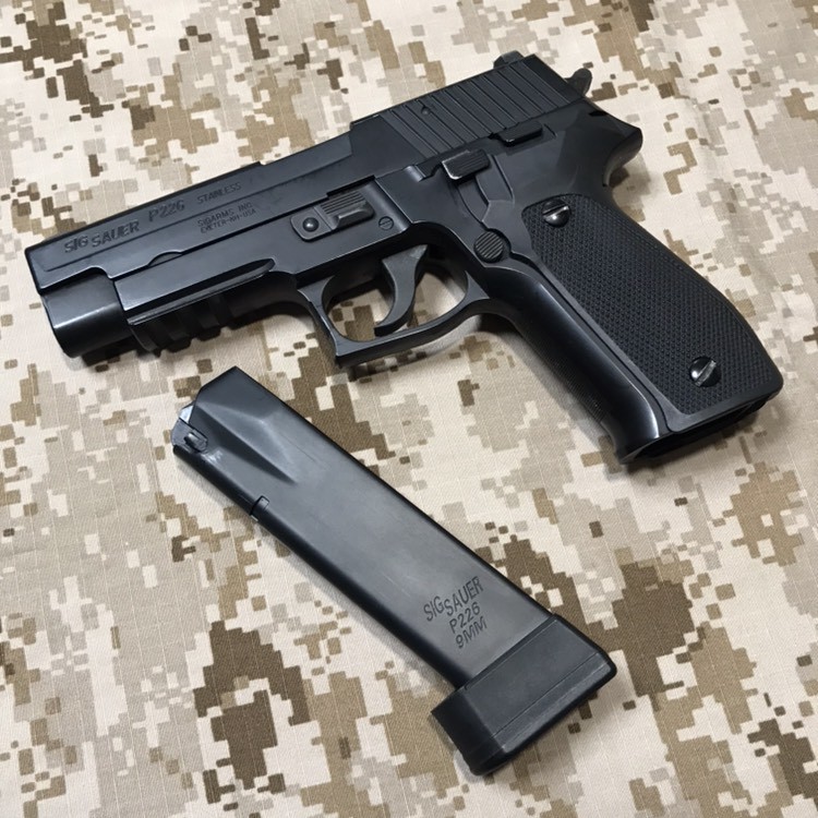 □BLACK LINE□ SIG P226 20rd STYLE LONG MAG (ダミーマガジン