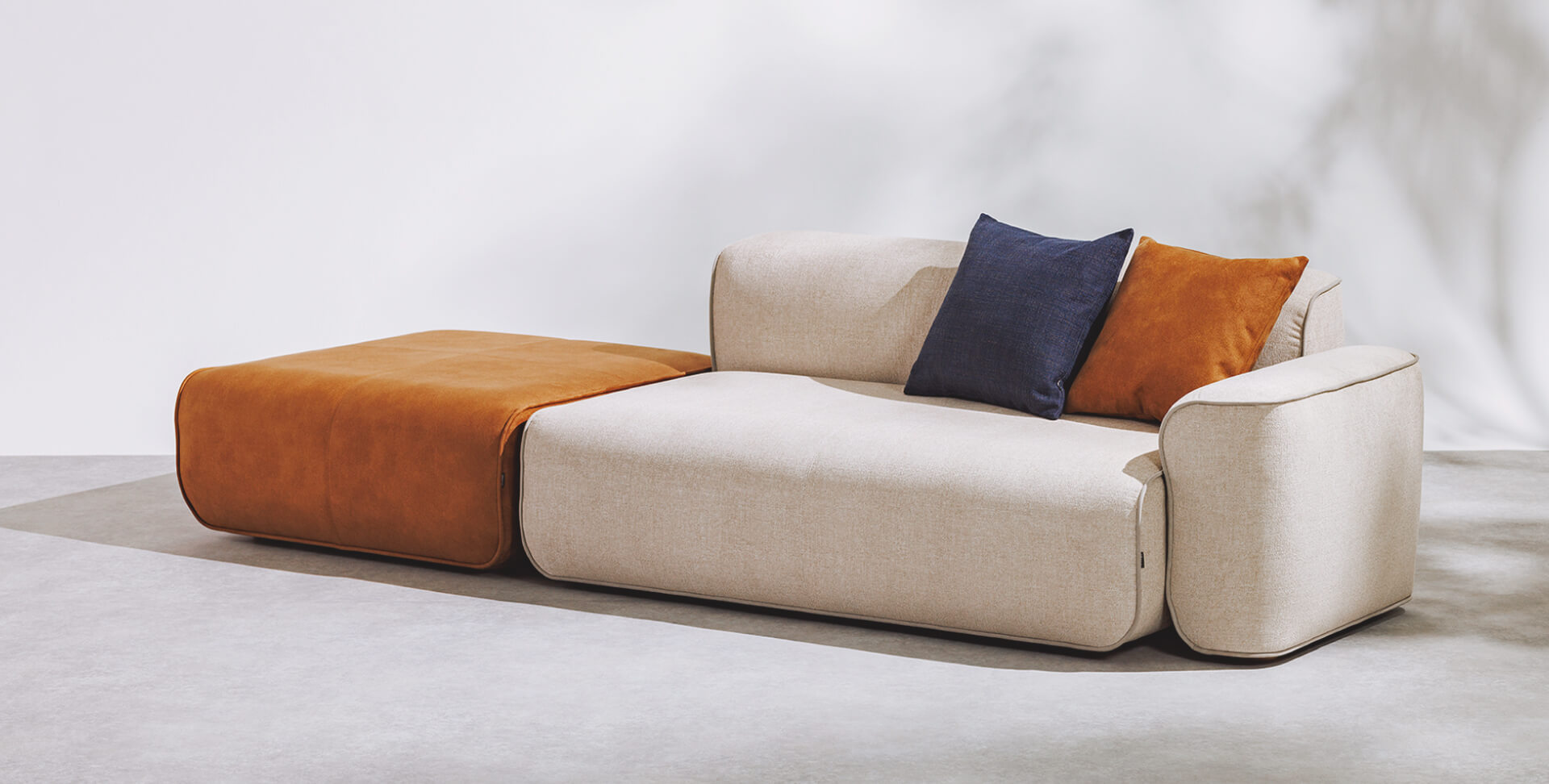 美品】blocco スツール 日本製①美品］blocco スツール ソファ レッド