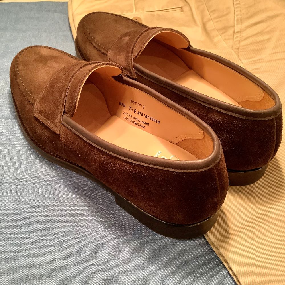 クロケット＆ジョーンズのローファーとタッセルローファーのスエード