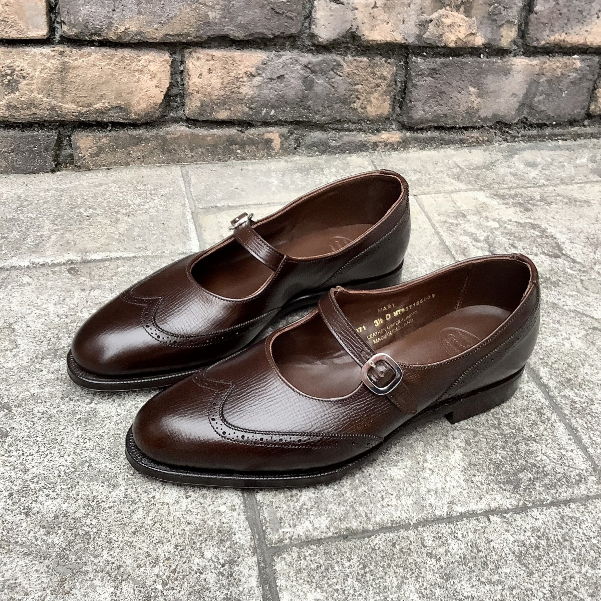 クロケット＆ジョーンズ、レディースのトレーディングポスト40周年記念