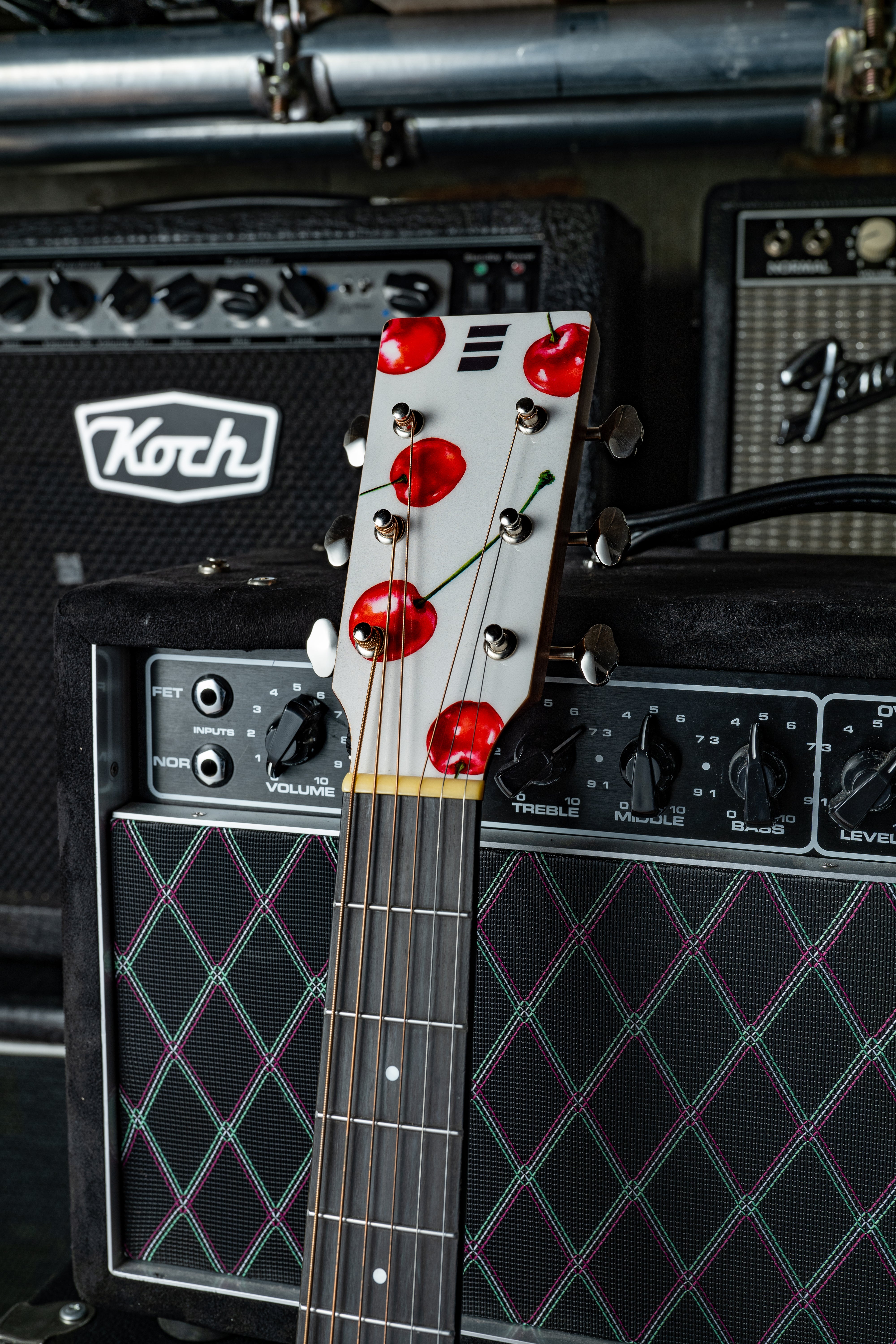 NAGI GUITARS Limited Model Cherry Mini Ivory – brusheight