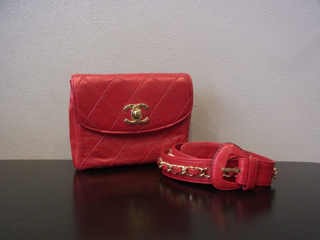 シャネル ビコローレ ウエストポーチ レッド ストラップ 高価買取