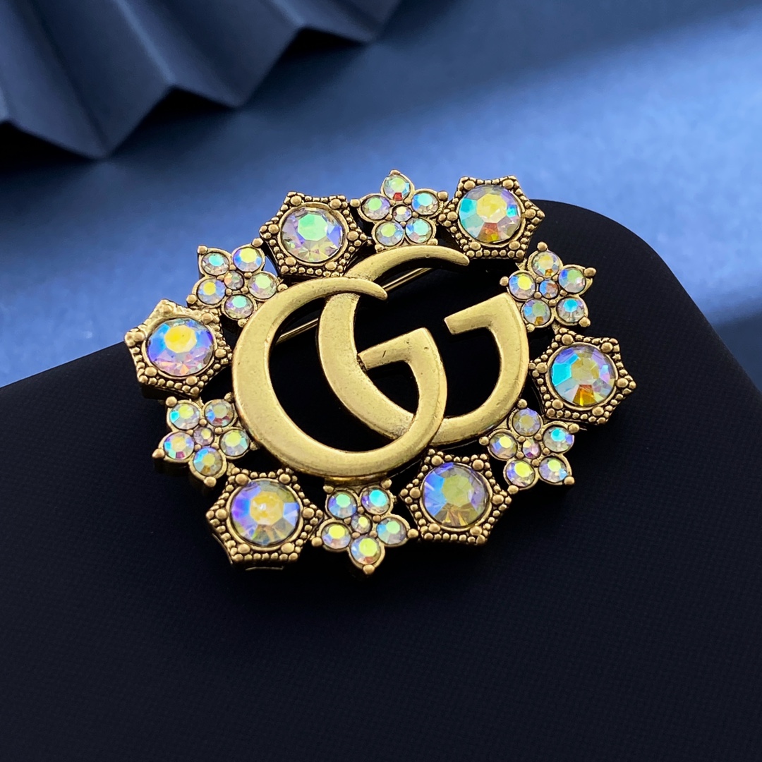 グッチ ブローチ，グッチ 蜂 ブローチ，Gucci - グッチ ブローチ