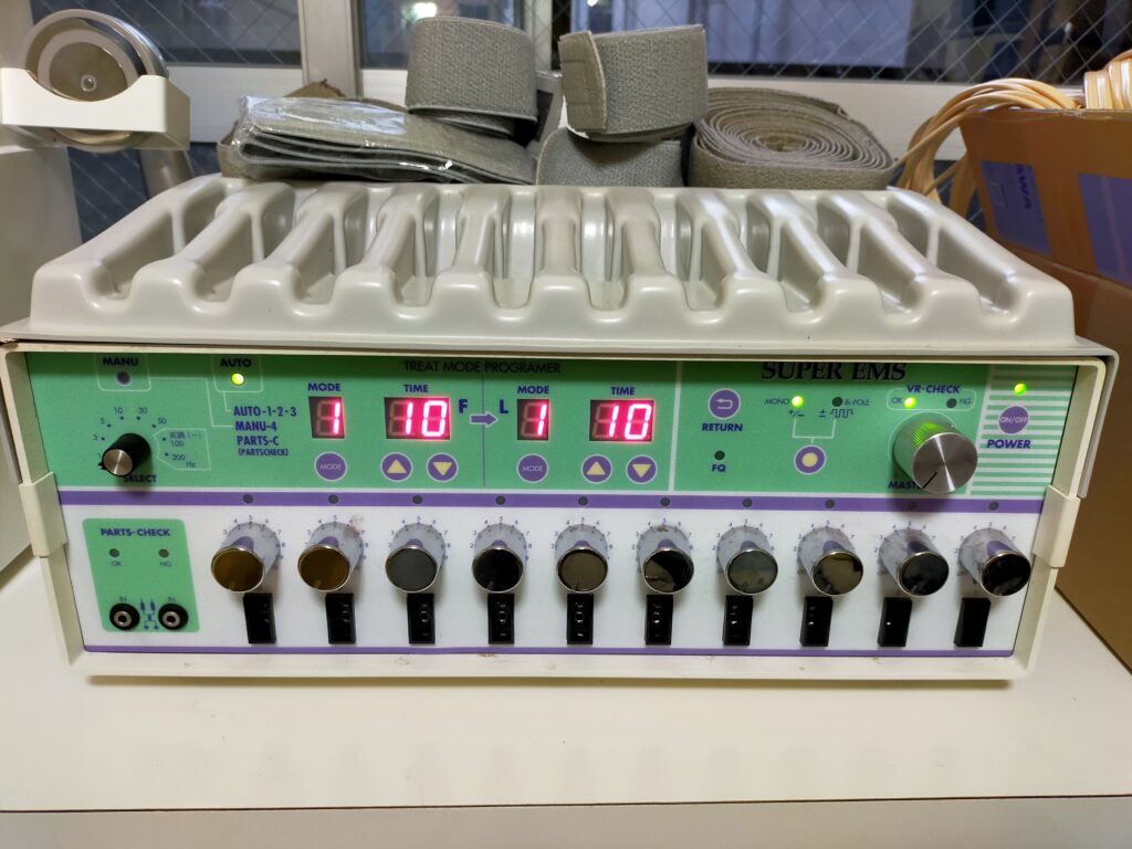 スーパーEMS 10ch (伊藤超短波) 業務用痩身機 EMS 完売