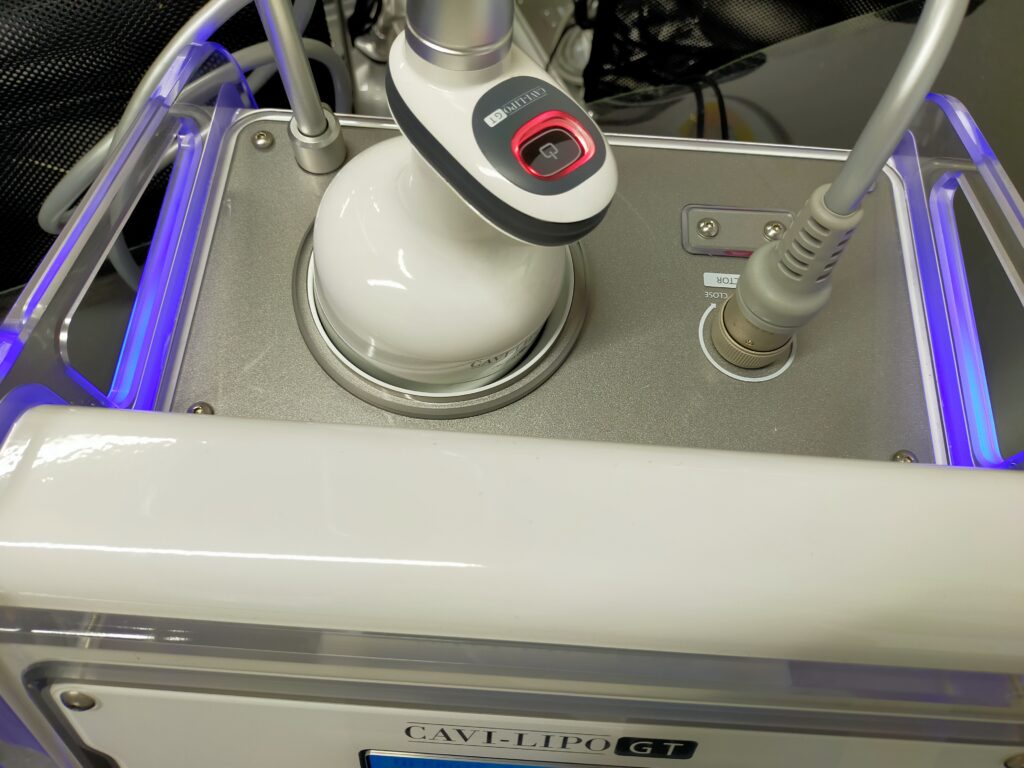 中古 痩身機 キャビテーション キャビリポ GT 完売