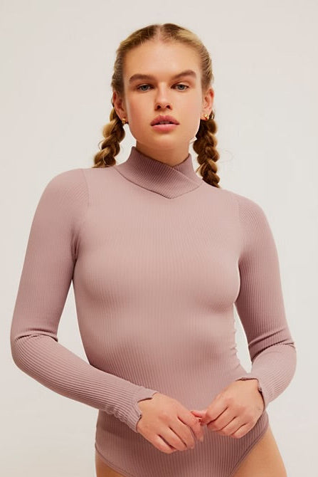FREE PEOPLE XYZ Recycled Turtleneck Bodysuit – Britique Boutique