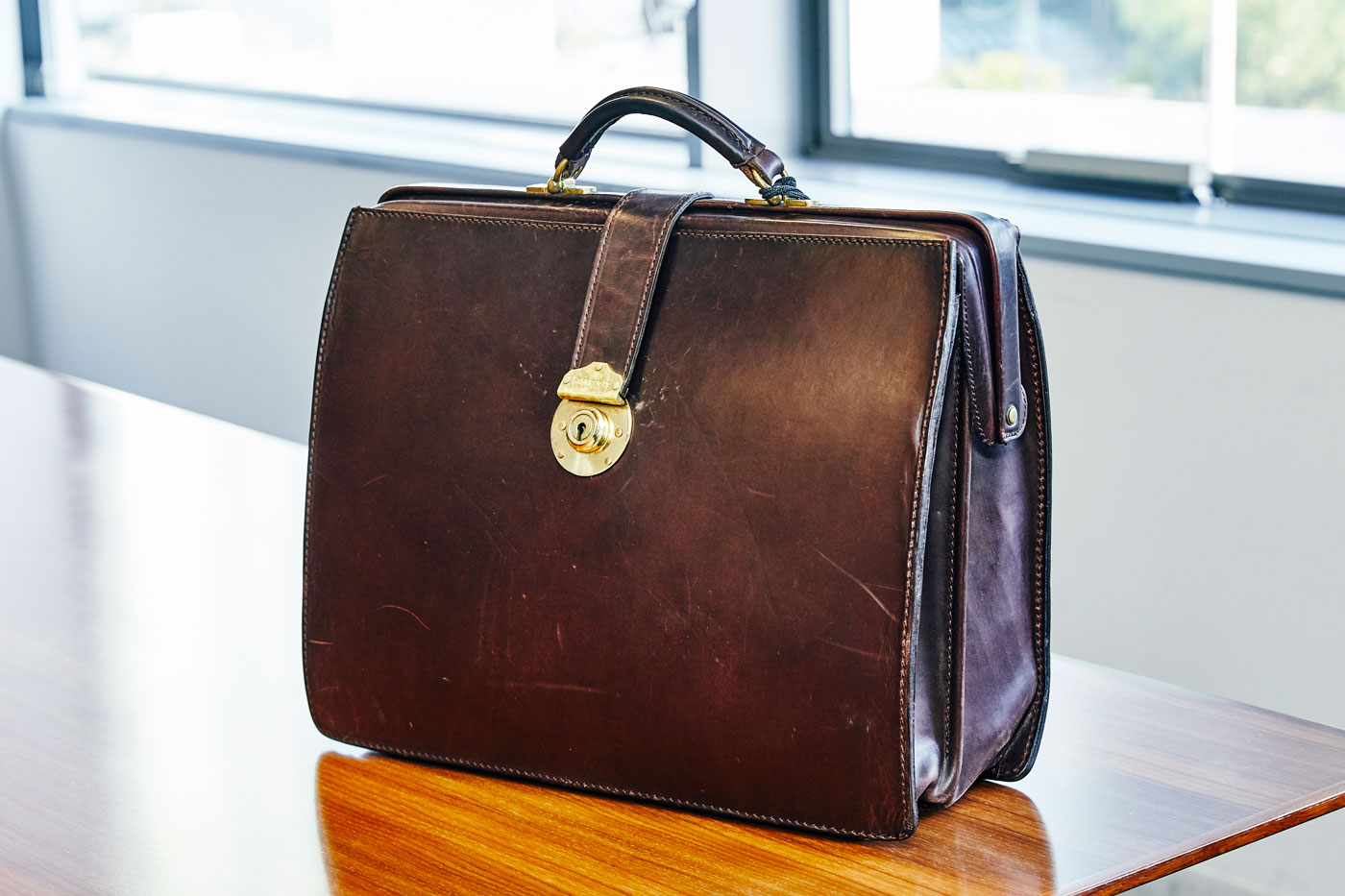 紳士に相応しい英国鞄｜グレンロイヤルのダレスバッグなどの完全受注