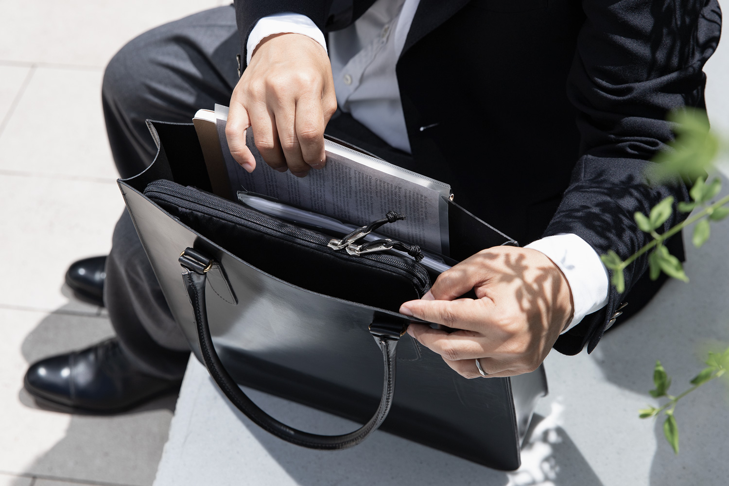 オンオフ兼用 長く愛用できる縦型トートバッグ｜グレンロイヤル