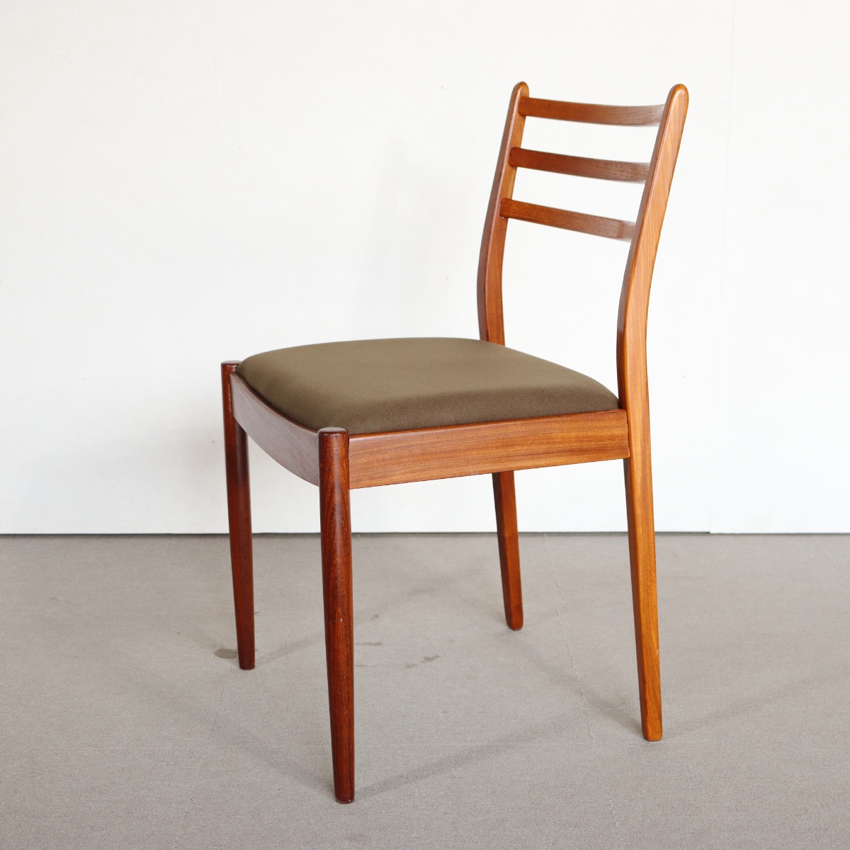 送料込み | G-PLAN(ジープラン)ダイニングチェア | 英国ヴィンテージ家具