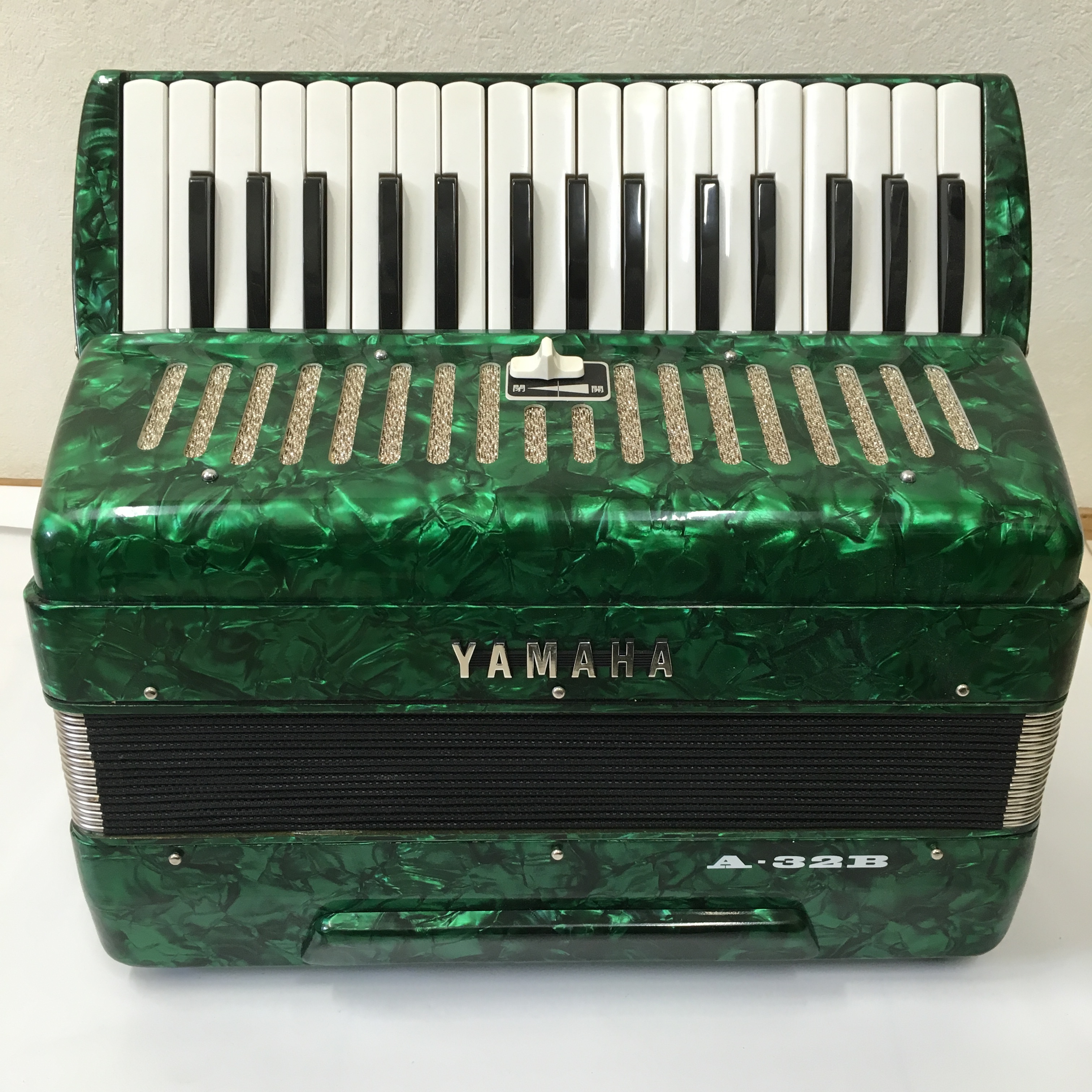 可愛いレア品音出OK】YAMAHA T25B テナー（中音域）アコーディオン