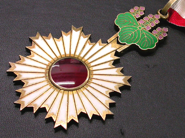 来店買取】勲三等旭日中綬章 大日本帝国 旧日本軍 勲章の買取 | 貴金属