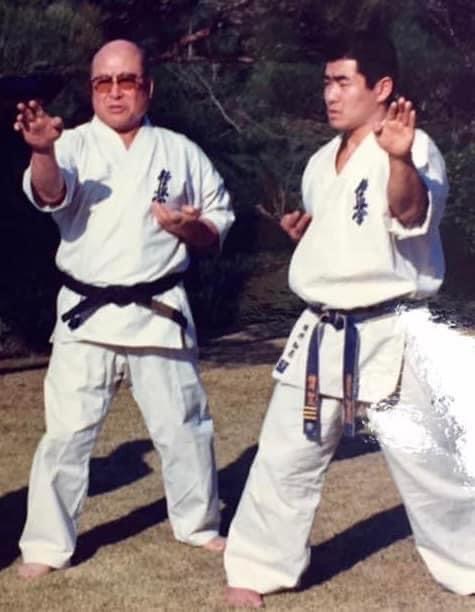 大山倍達総裁の「手刀内打ち」｜東京都立川市の空手道場「国際空手道