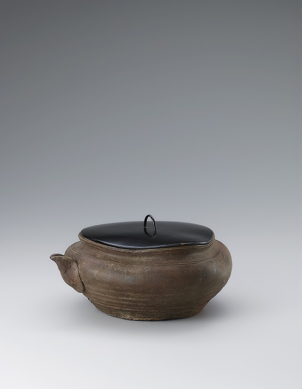 中川伊作と南蛮陶器の世界 ―沖縄に魅せられて - 京都府京都文化博物館