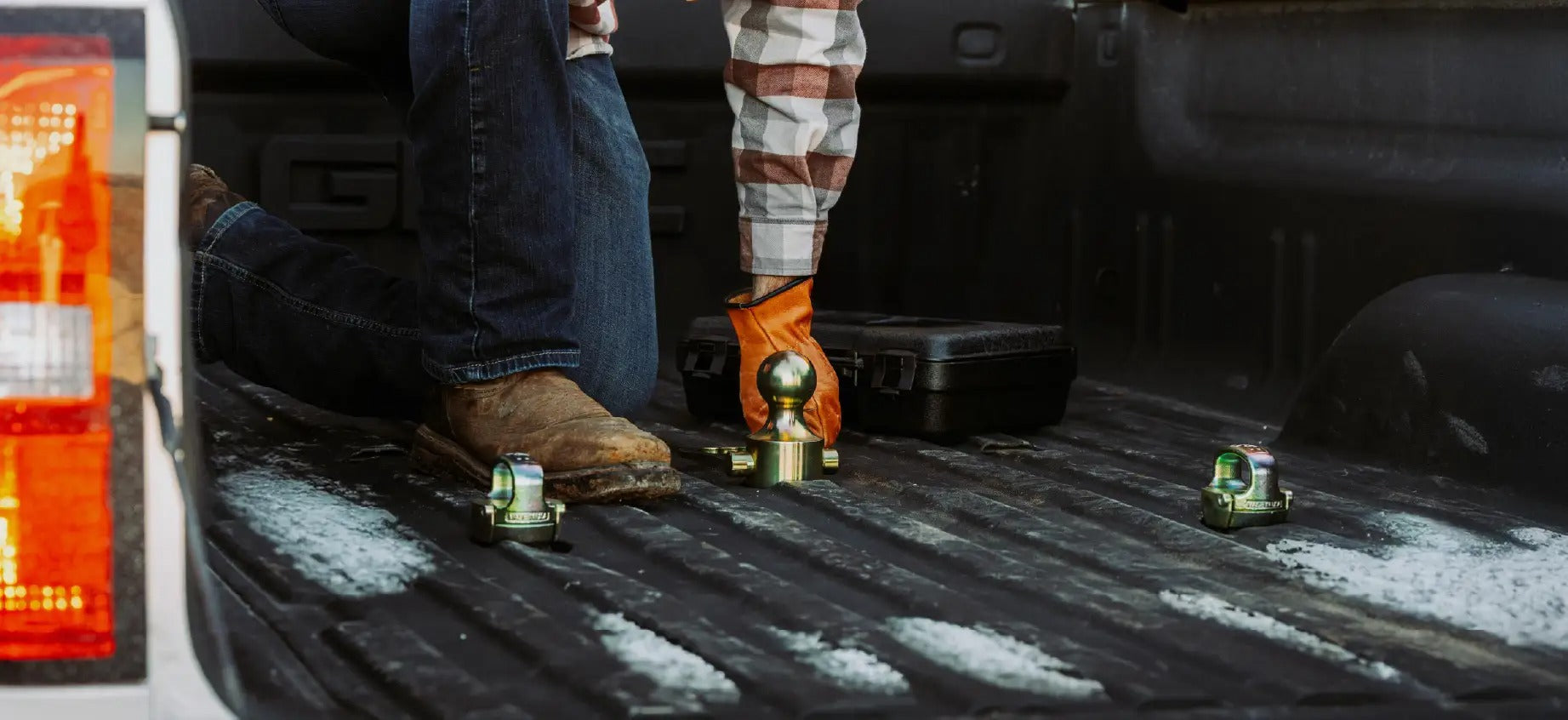 OEM Ball & Safety Chain Kit | B&W Trailer Hitches