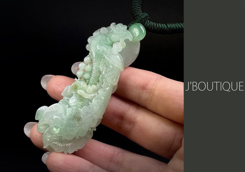 鑑別書付・ラベンダー立体彫刻鳥ペンダント・無処理天然ミャンマー産本