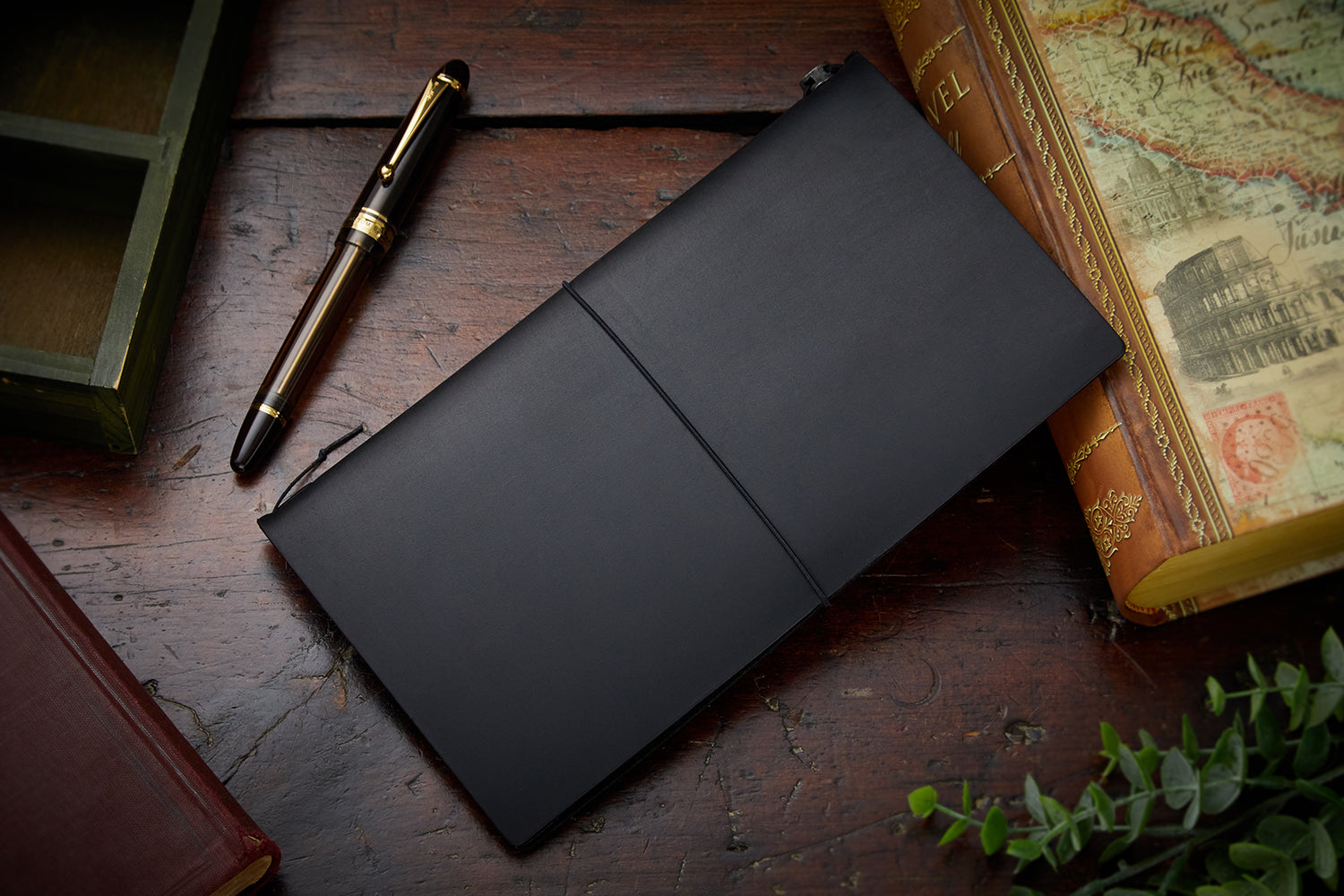 Traveler's Notebook - Black (Regular) - The Goulet Pen Company