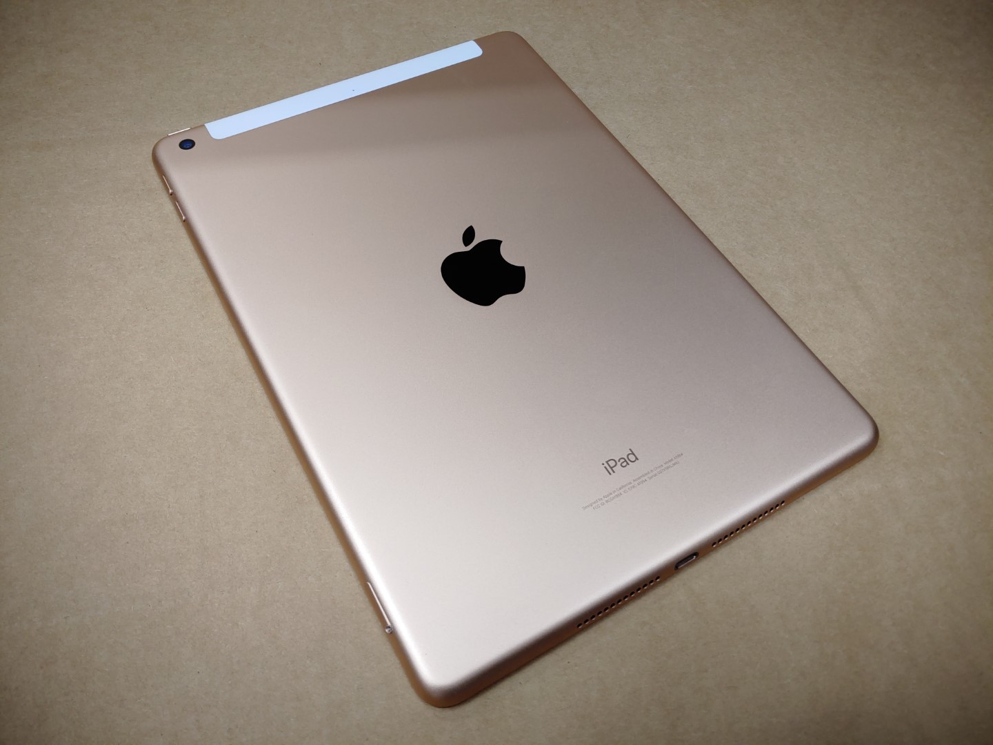 Apple iPad 6th Gen 9.7